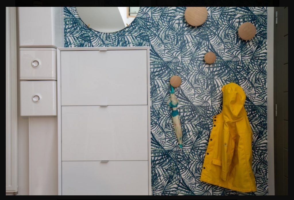 small entryway ideas - Wallpaper