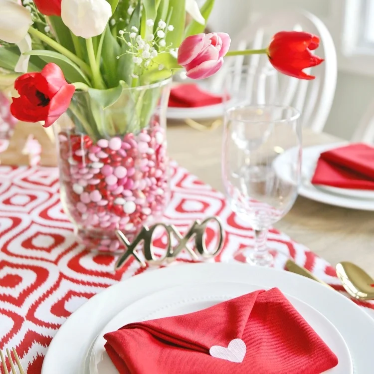 envelope napkin Valentines Day Table Decorations
