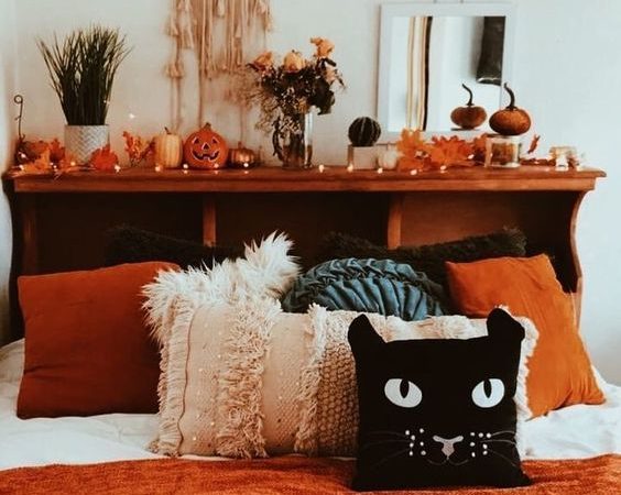 21 Fall Aesthetic Ideas For A Warm & Cozy Bedroom