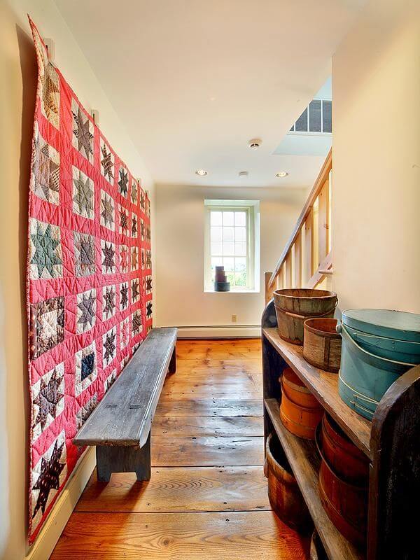 soundproofing wall by hanging tapestries