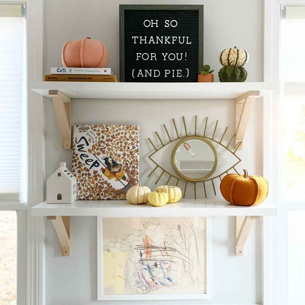 fall and thanksgiving shelf decor.